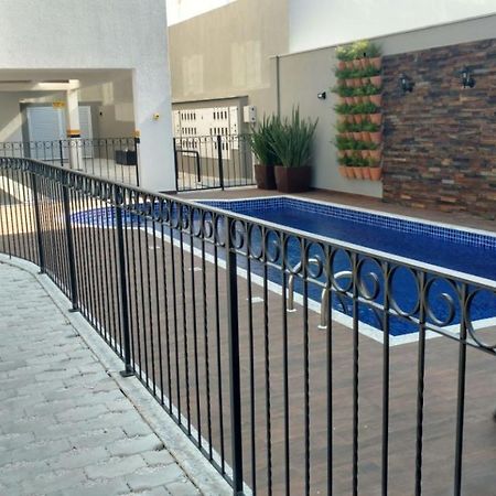 Var-101A Dpto Amplio En Condominio Cerrado Con Piscina บอมบินญัส ภายนอก รูปภาพ
