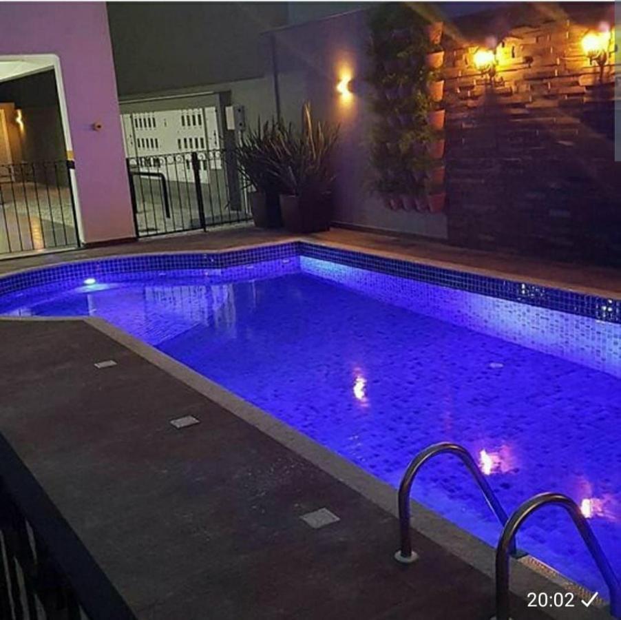 Var-101A Dpto Amplio En Condominio Cerrado Con Piscina บอมบินญัส ภายนอก รูปภาพ